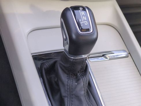 Used 2020 Volvo S60 T6 Momentum image 33