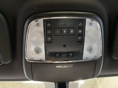 Used 2015 Jeep Grand Cherokee Overland image 25