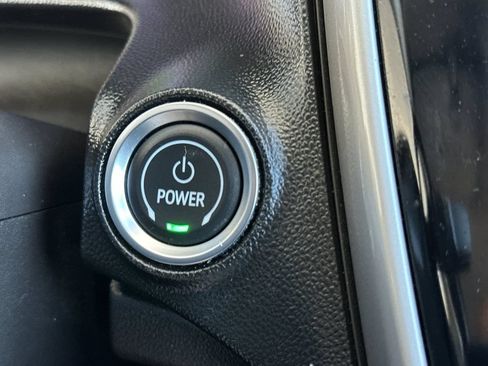 Used 2023 Chevrolet Bolt EUV LT w/ Convenience Package FWD image 21