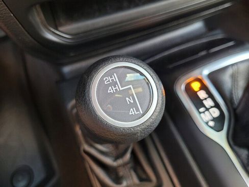 Used 2021 Jeep Gladiator Sport image 27