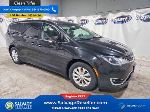 Used 2019 Chrysler Pacifica Touring Plus w/ Cold Weather Group image 5