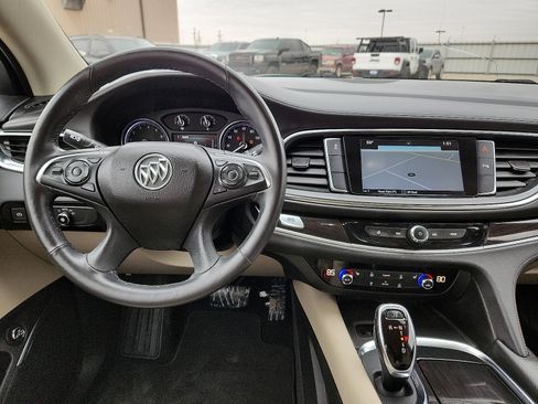 Used 2018 Buick Enclave Essence FWD image 10