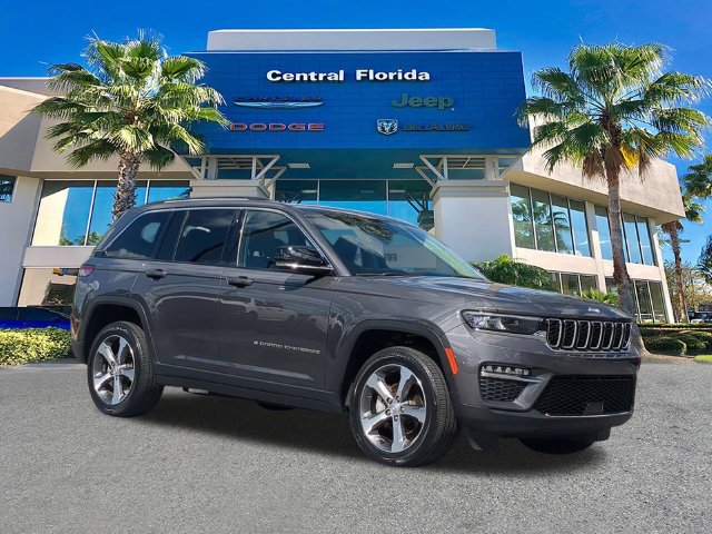 Certified 2023 Jeep Grand Cherokee Limited w/ Trailer Tow Prep Group (B) AWD/4WD image 2
