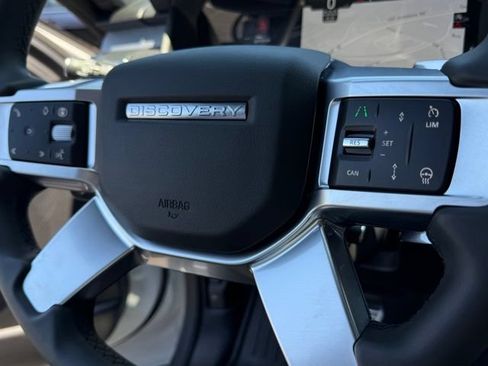 Used 2025 Land Rover Discovery Dynamic SE AWD/4WD image 26