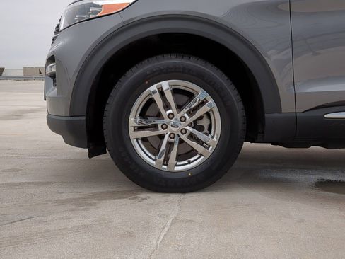 Used 2023 Ford Explorer XLT w/ Equipment Group 202A image 10