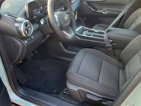 New 2026 Chevrolet Equinox LT image 13