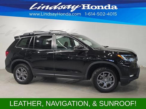 Used 2024 Honda Passport TrailSport image 3