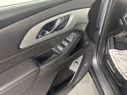 Used 2021 Chevrolet Traverse LT w/ LT Premium Package image 23