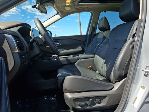 Used 2023 Nissan Rogue Platinum w/ Platinum Premium Package AWD/4WD image 13