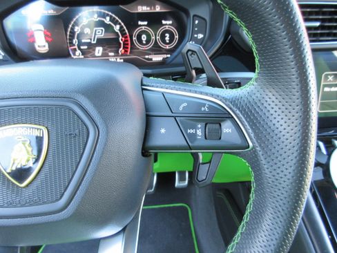 Used 2022 Lamborghini Urus image 58