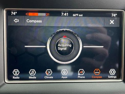 Used 2018 Jeep Grand Cherokee Laredo AWD/4WD image 28