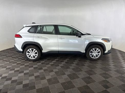Used 2023 Toyota Corolla Cross L AWD/4WD image 4