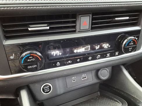 Used 2023 Nissan Rogue SV w/ SV Premium B Package AWD/4WD image 25