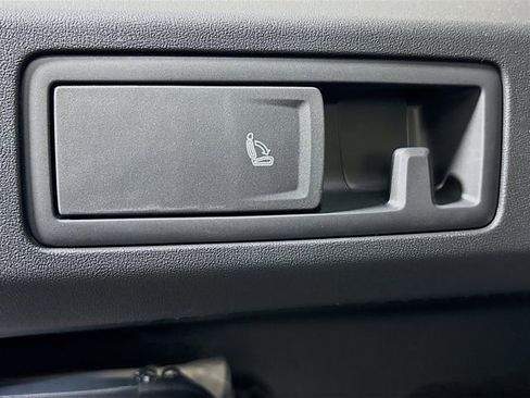 New 2026 Volkswagen Tiguan SE image 35