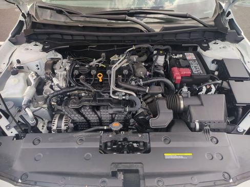 Used 2025 Nissan Altima 2.5 SV FWD image 26