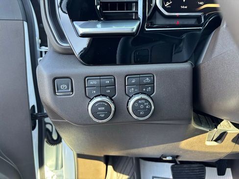 New 2026 GMC Sierra 3500 SLT w/ SLT Premium Package image 11