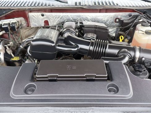 Used 2010 Ford Expedition XLT image 38