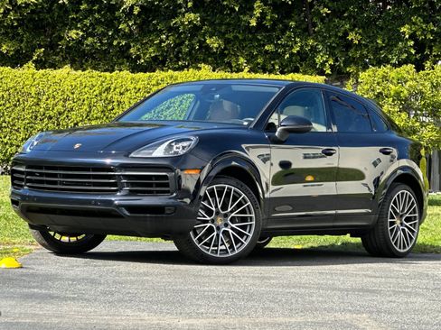 Used 2022 Porsche Cayenne Coupe image 1