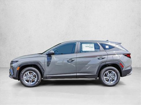 Used 2025 Hyundai Tucson SE AWD/4WD image 8