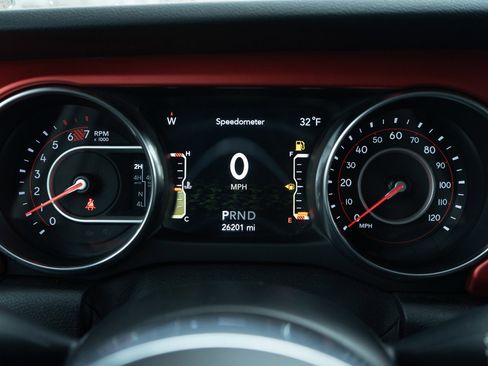 Used 2021 Jeep Wrangler Rubicon w/ Cold Weather Group image 11