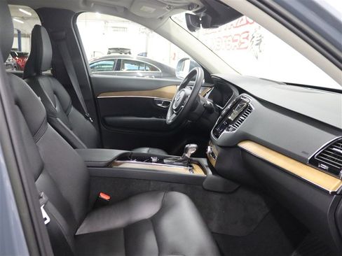 Used 2022 Volvo XC90 T6 Momentum w/ Advanced Package AWD/4WD image 30