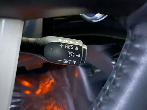 Used 2016 Toyota Prius Four image 19