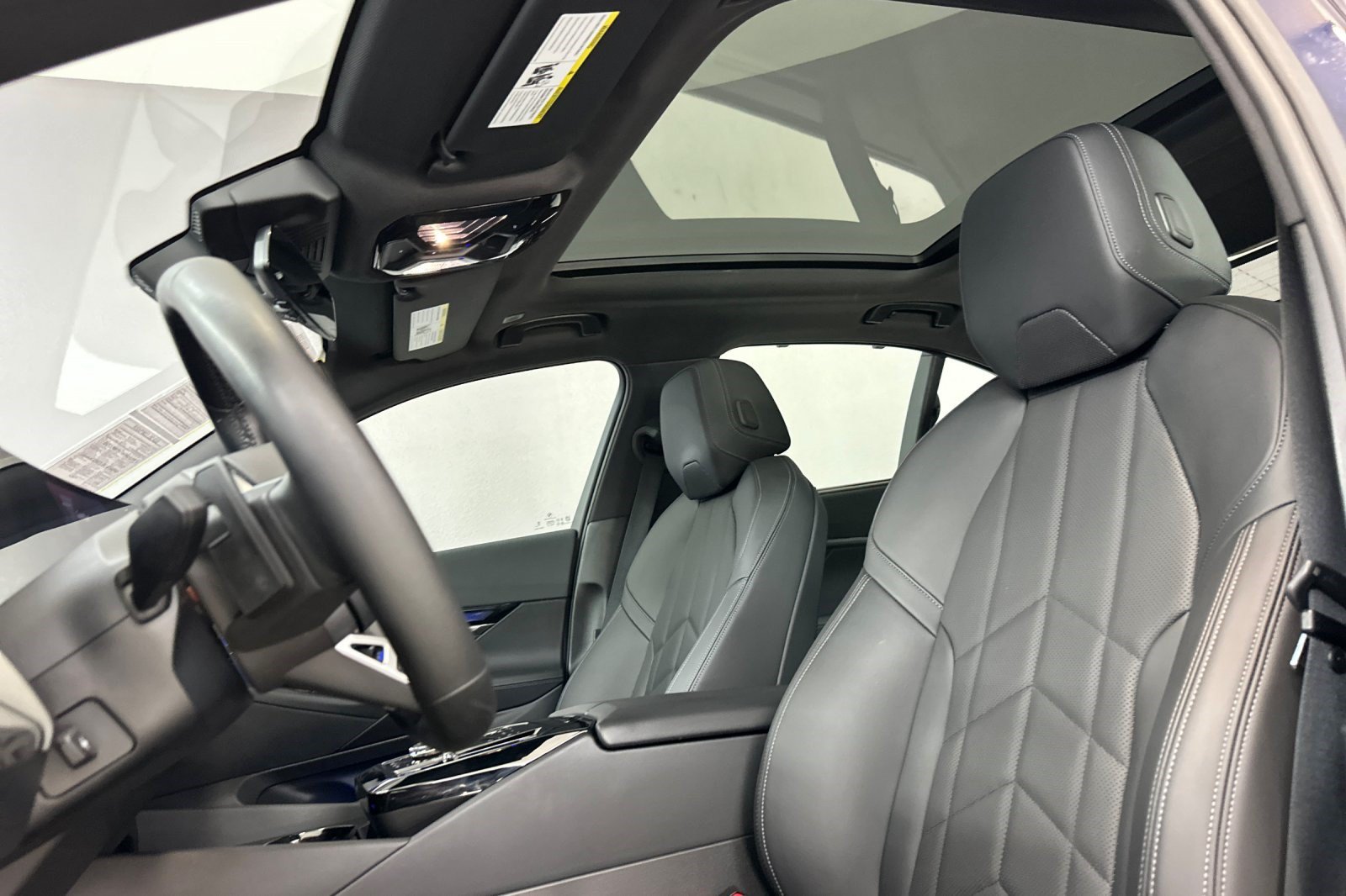 Used 2024 BMW i5 eDrive40i w/ Executive Package RWD image 27
