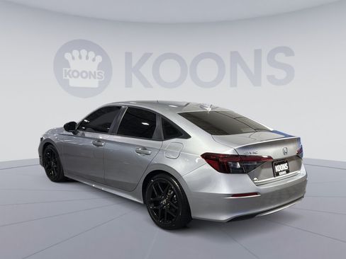 Used 2025 Honda Civic Sport image 4