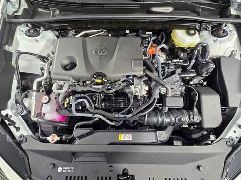 Used 2025 Toyota Camry SE image 13