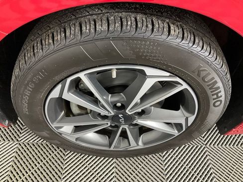 Used 2023 Kia Forte LXS image 7
