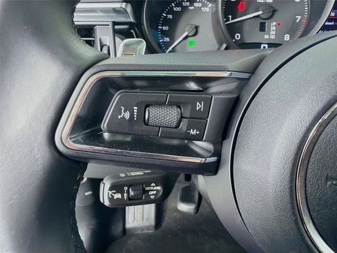 Used 2023 Porsche Macan AWD/4WD image 12