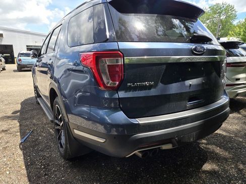 Used 2018 Ford Explorer Platinum AWD/4WD image 3