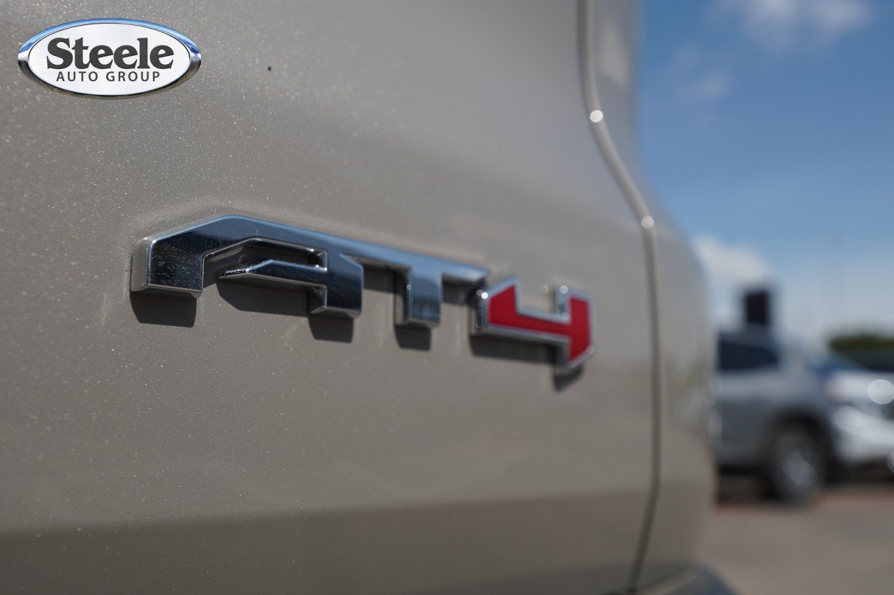New 2026 GMC Acadia AT4 w/ Super Cruise Package AWD/4WD image 23