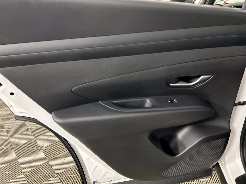 Used 2025 Hyundai Tucson SEL FWD image 16