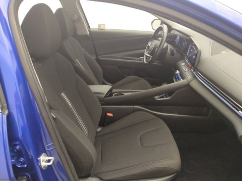 Used 2025 Hyundai Elantra SEL FWD image 21