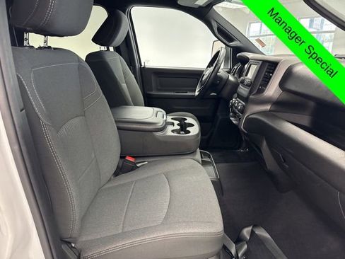 Used 2024 RAM 3500 Tradesman w/ Chrome Appearance Group image 24