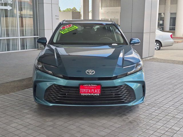 Used 2025 Toyota Camry LE FWD image 2