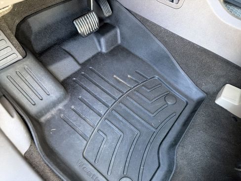 Used 2023 Lincoln Nautilus Reserve w/ Equipment Group 202A image 17