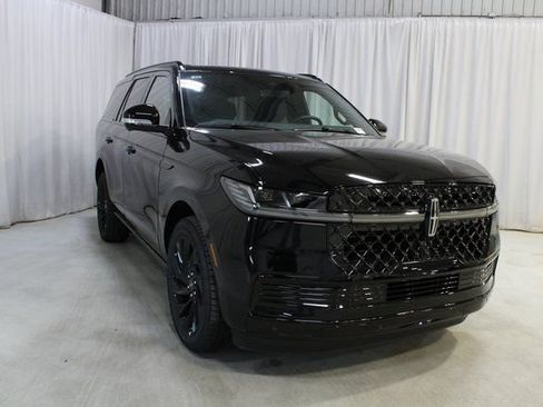 New 2026 Lincoln Navigator Reserve w/ Jet Appearance Package AWD/4WD image 36