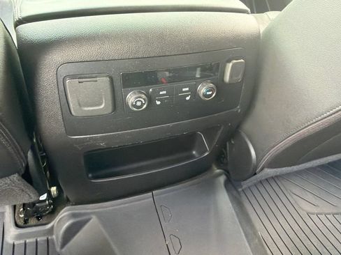 Used 2018 Chevrolet Tahoe Premier AWD/4WD image 13