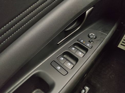 Used 2025 Hyundai Elantra Sport FWD image 27