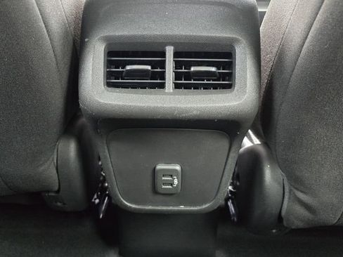 Used 2019 Chevrolet Equinox LS FWD image 16