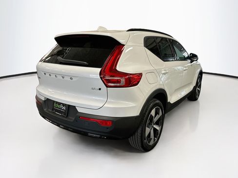 Used 2026 Volvo XC40 B5 Plus AWD/4WD image 9