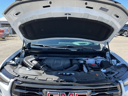 New 2026 GMC Acadia AT4 image 12
