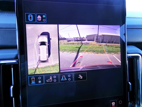 New 2026 GMC Yukon Denali w/ Advanced Technology Package image 12