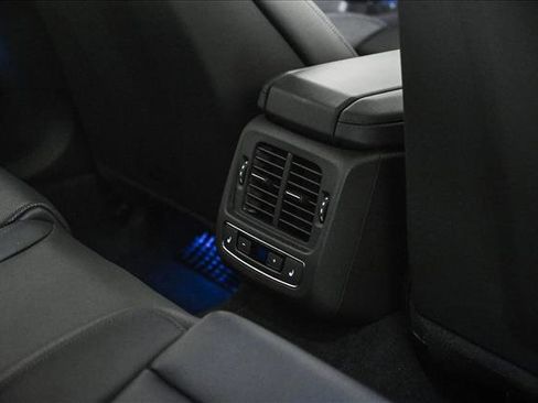 Used 2024 Audi e-tron GT Premium Plus image 18