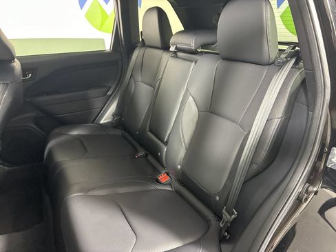 Used 2026 Subaru Forester Limited AWD/4WD image 32