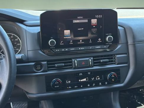 Used 2025 Nissan Pathfinder S FWD image 25