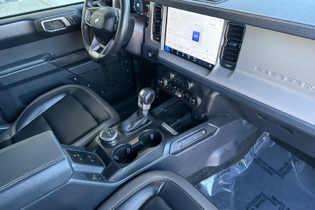 Used 2025 Ford Bronco Outer Banks AWD/4WD image 12