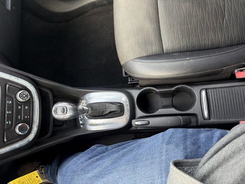 Used 2015 Buick Encore Base 4dr Crossover image 24